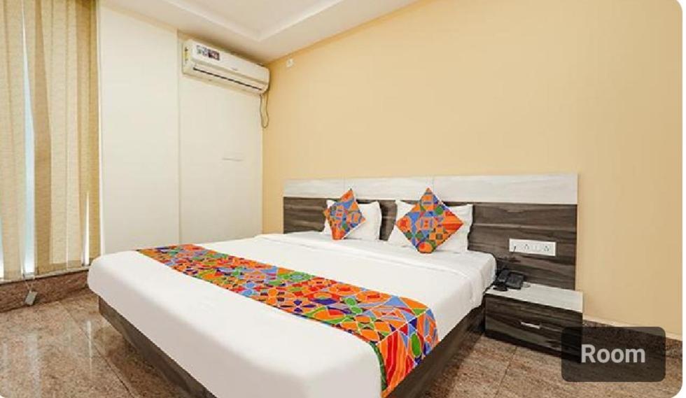 Lavish Residency Hotel บังกาลอร์ ภายนอก รูปภาพ