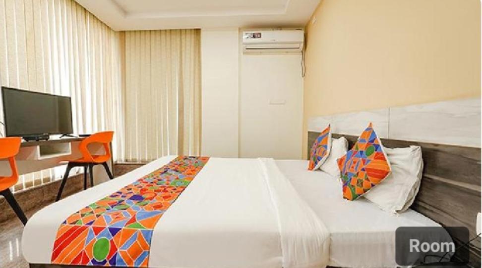 Lavish Residency Hotel บังกาลอร์ ภายนอก รูปภาพ