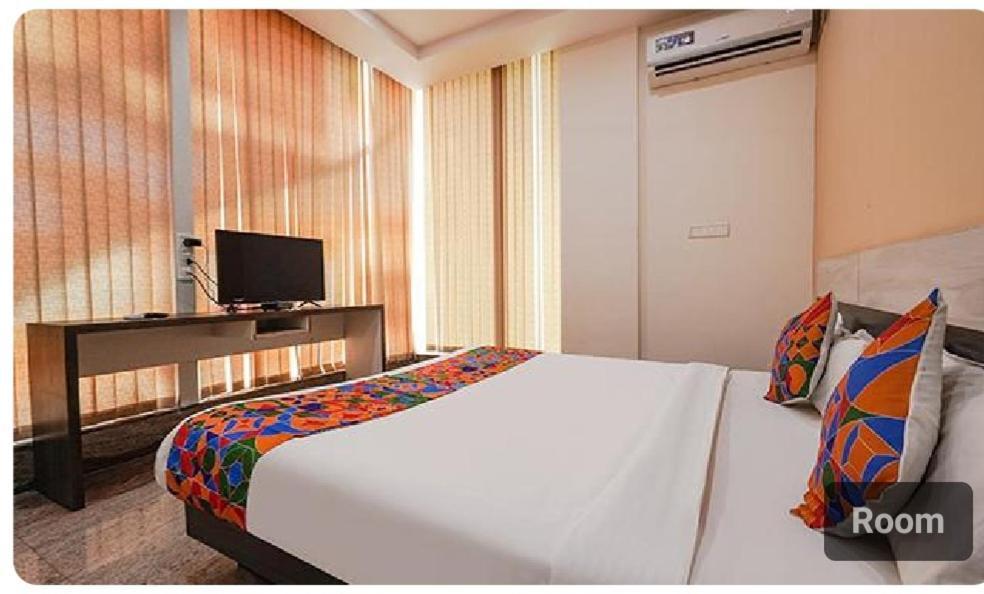 Lavish Residency Hotel บังกาลอร์ ภายนอก รูปภาพ